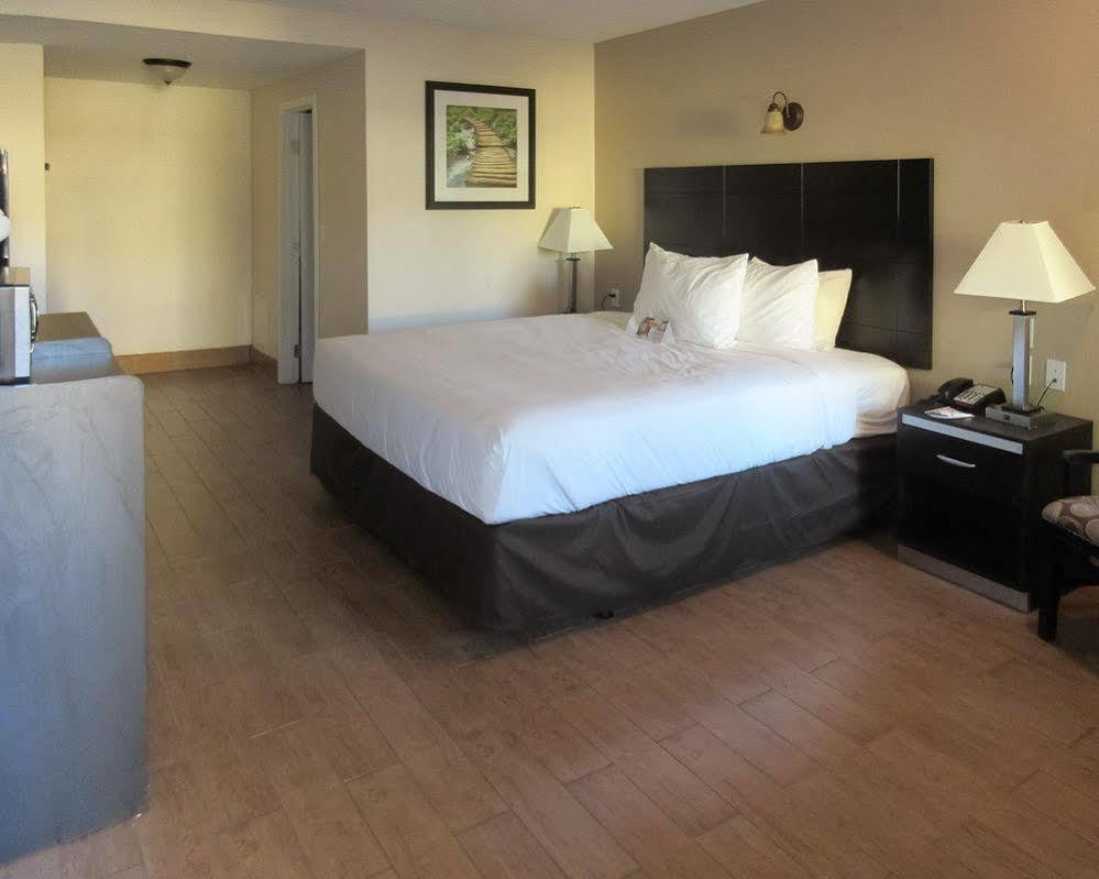 Quality Inn & Suites Bakersfield Esterno foto